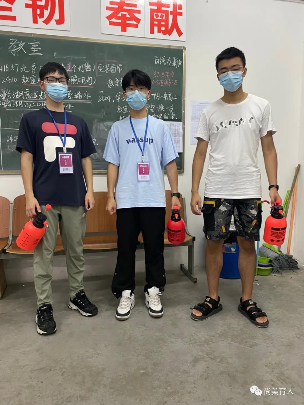 3449e50d88974add9f8cbed8c6d6c19c.Jpeg